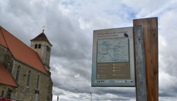11. Vogelschutz an der Wartberger Kirche